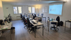 Salle informatique 10 postes à Lyon Croix-Rousse – vue 2
